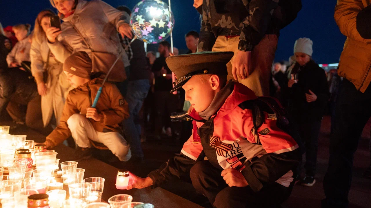 Они и сегодня с нами: кемеровчане зажгли тысячи свечей в память о павших в Великой Отечественной войне