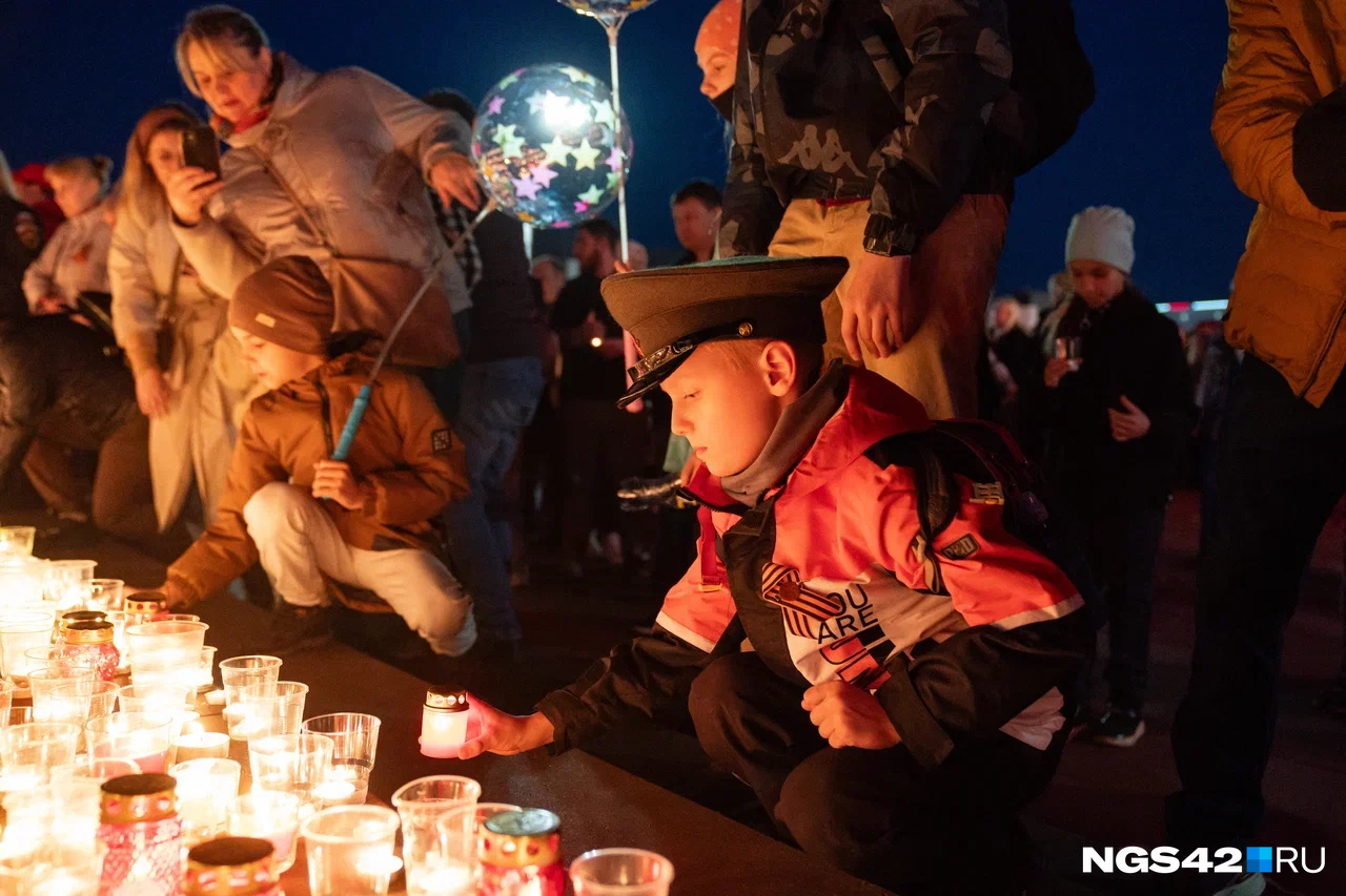 Они и сегодня с нами: кемеровчане зажгли тысячи свечей в память о павших в Великой Отечественной войне