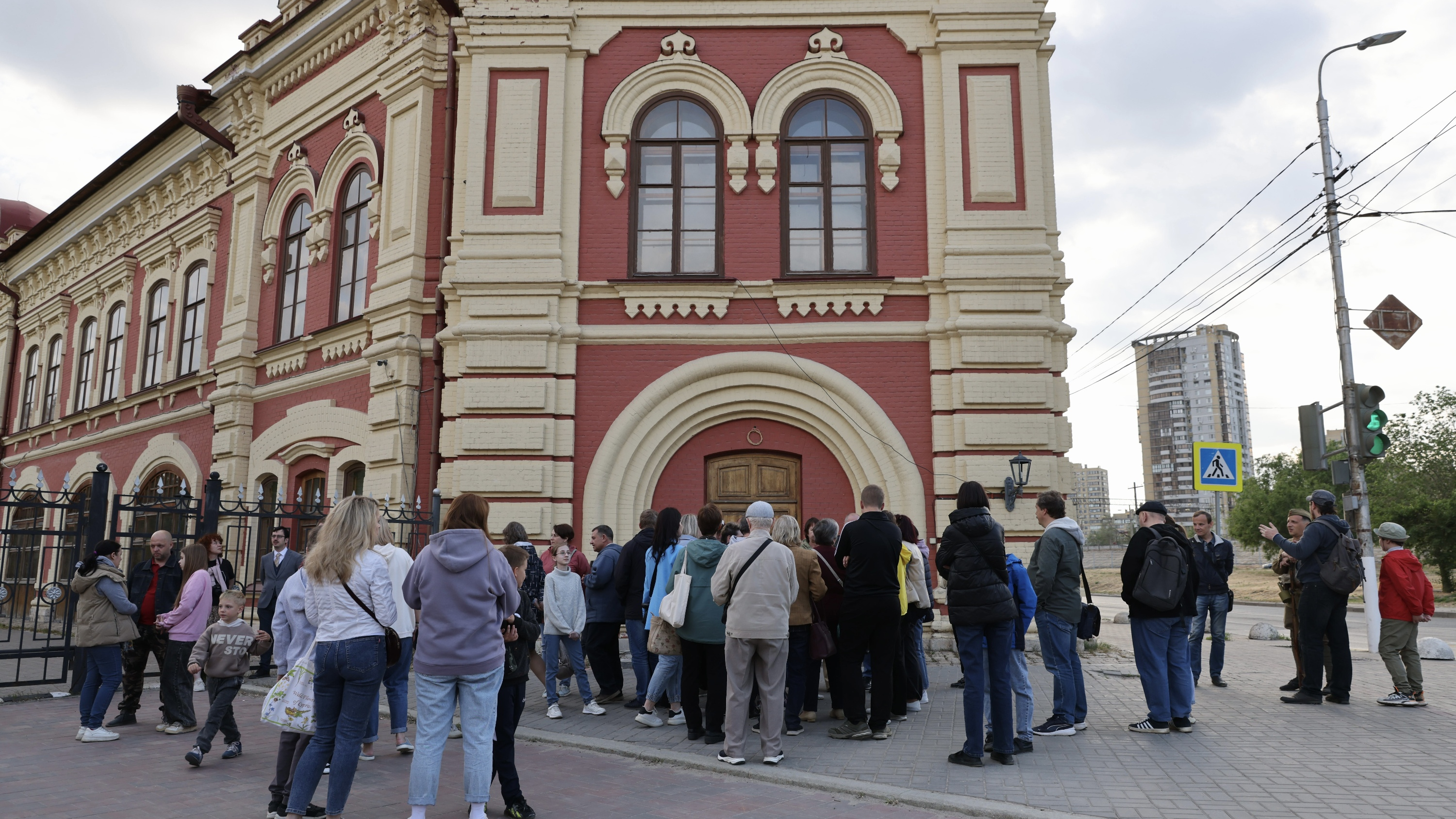 В Волгограде в Ночь музеев гигантскую очередь не пустили на смотровую площадку Пожарной каланчи