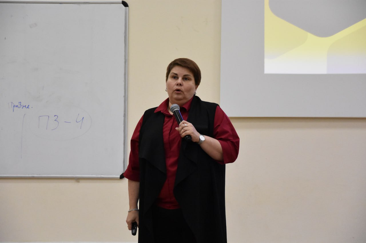 Людмила Морозова рассказала родителям об инфраструктуре САФУ Людмила Морозова рассказала родителям об инфраструктуре САФУ