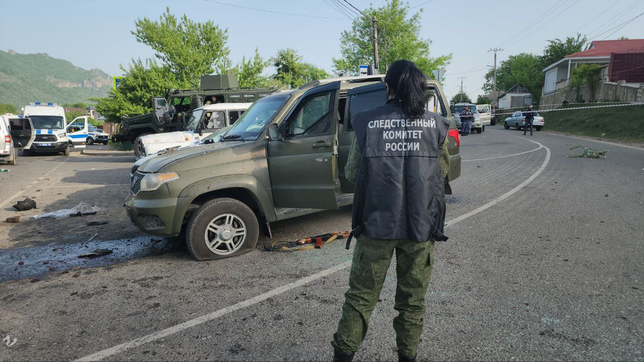 В КЧР боевики напали на пост ДПС, видео - 29 апреля 2024 - ФОНТАНКА.ру