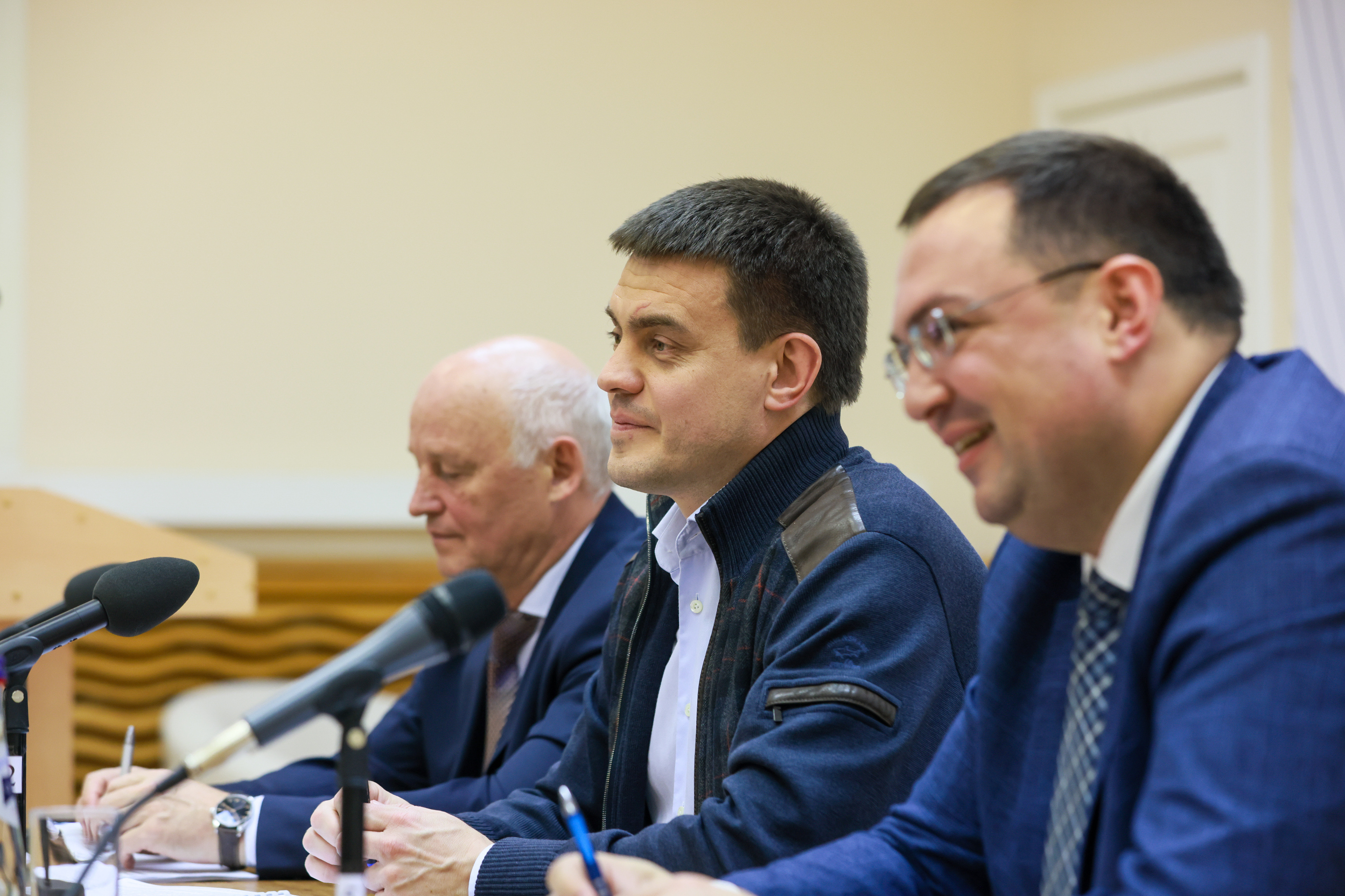 2022 губернатора красноярского края. ежегодное обращение губернатора усса 2022 год. усс александр николаевич. 2022 губернатора красноярского края. губернатор красноярска уссс 2022.