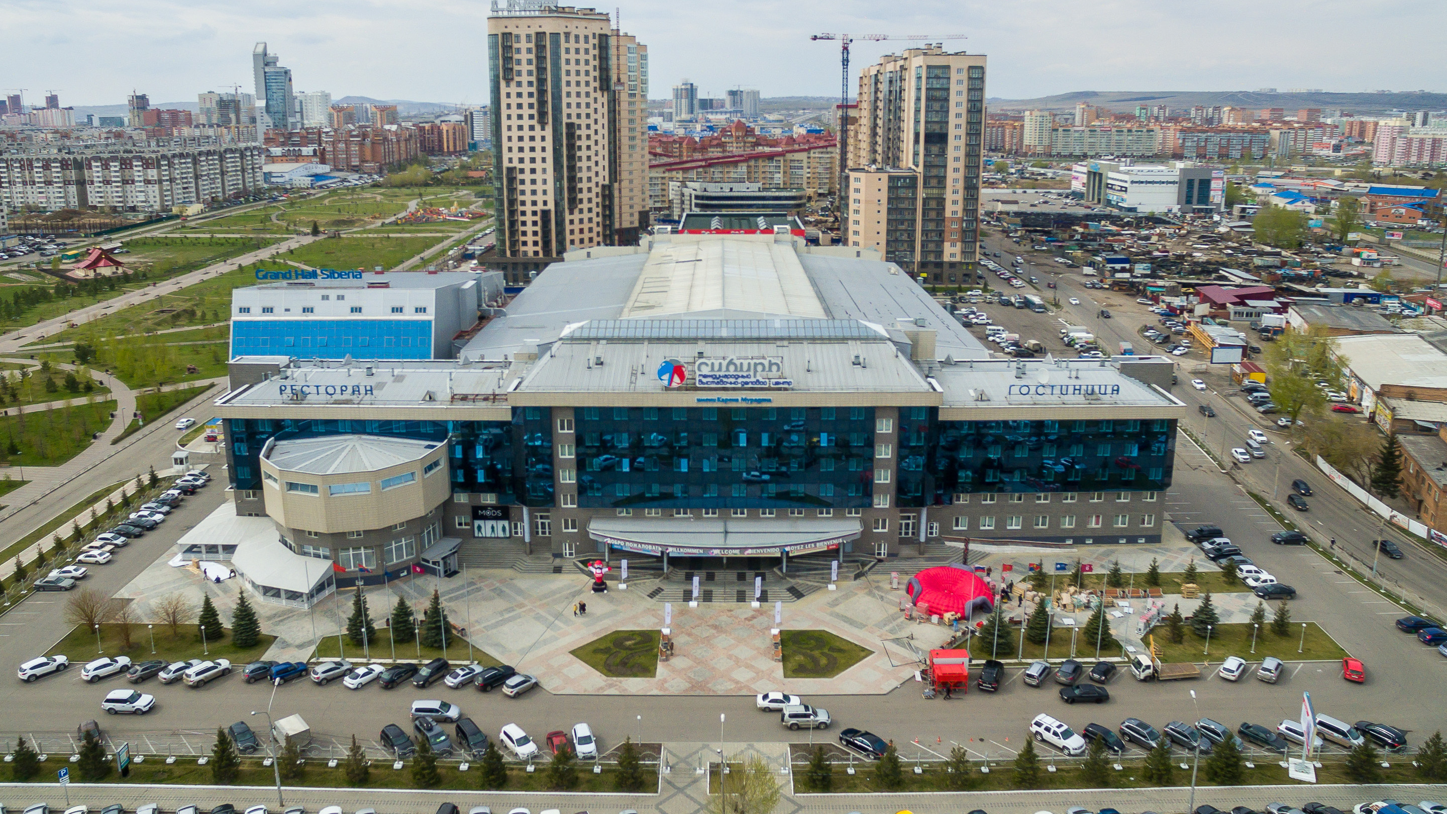 В Красноярске запретят парковку около ГорДК и МВДЦ «Сибирь»