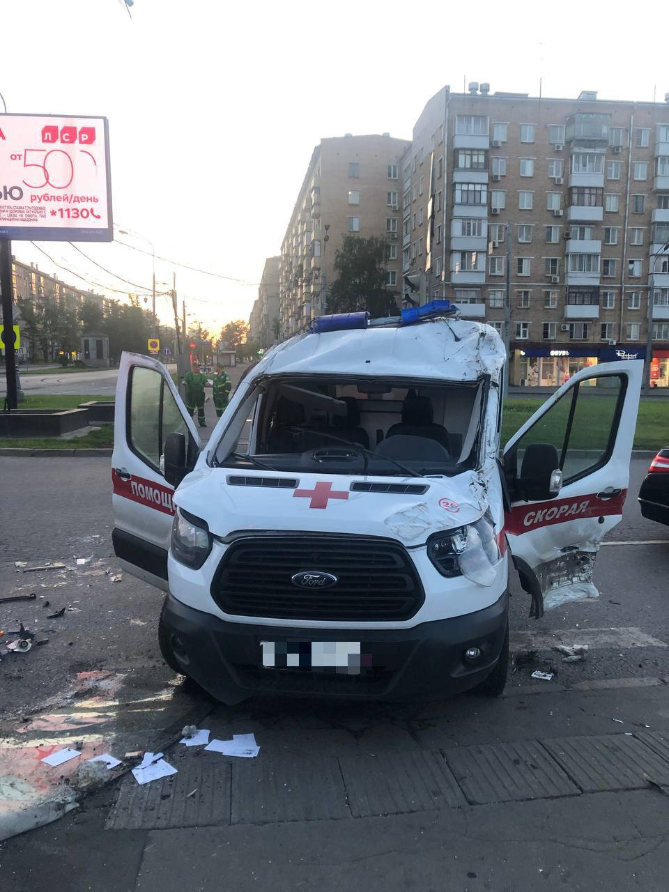 Таксист в Москве отправил скорую кувыркаться. На видео — его фатальная ошибка
