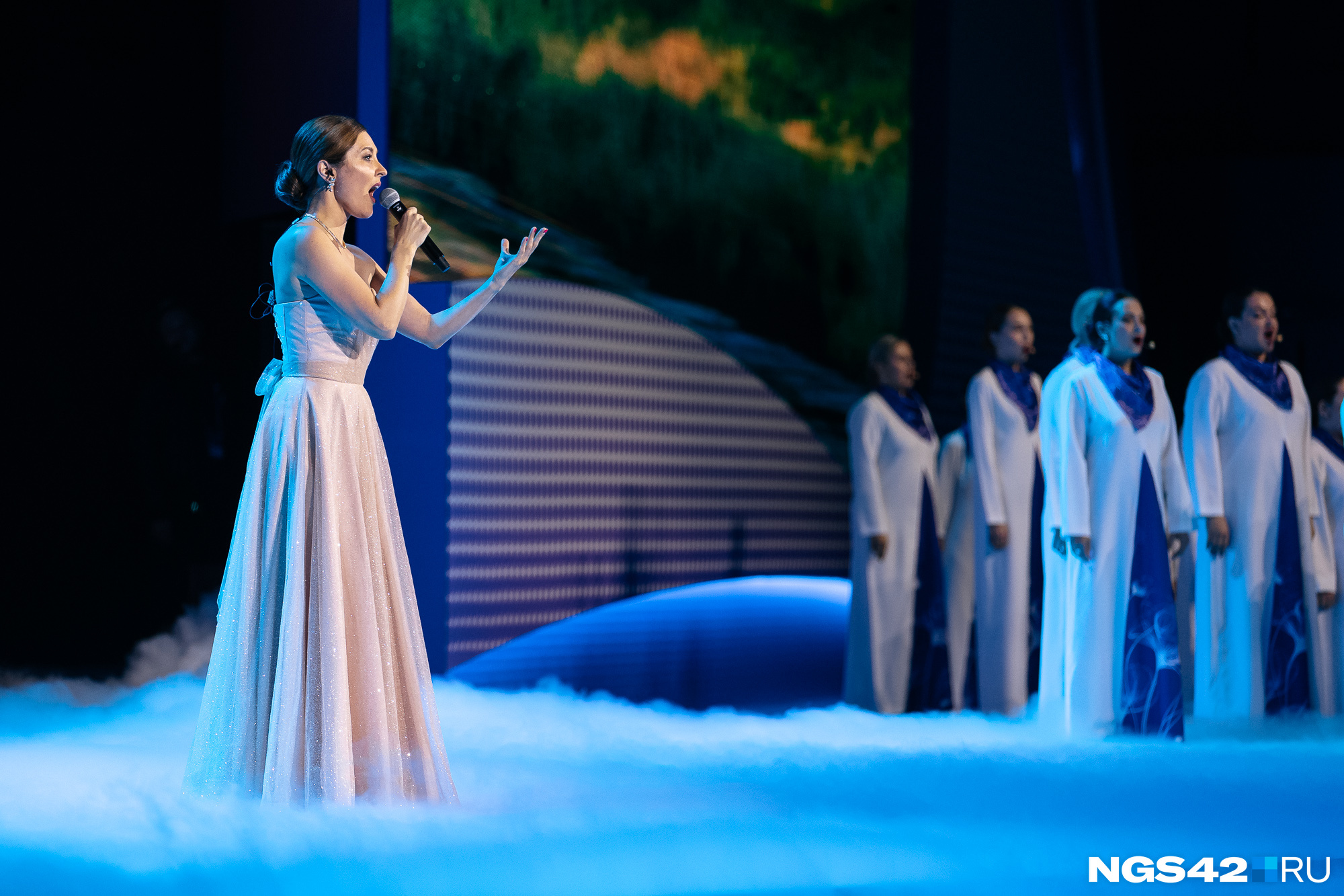 Женский форум в Кемерове завершился праздничным концертом — как это было