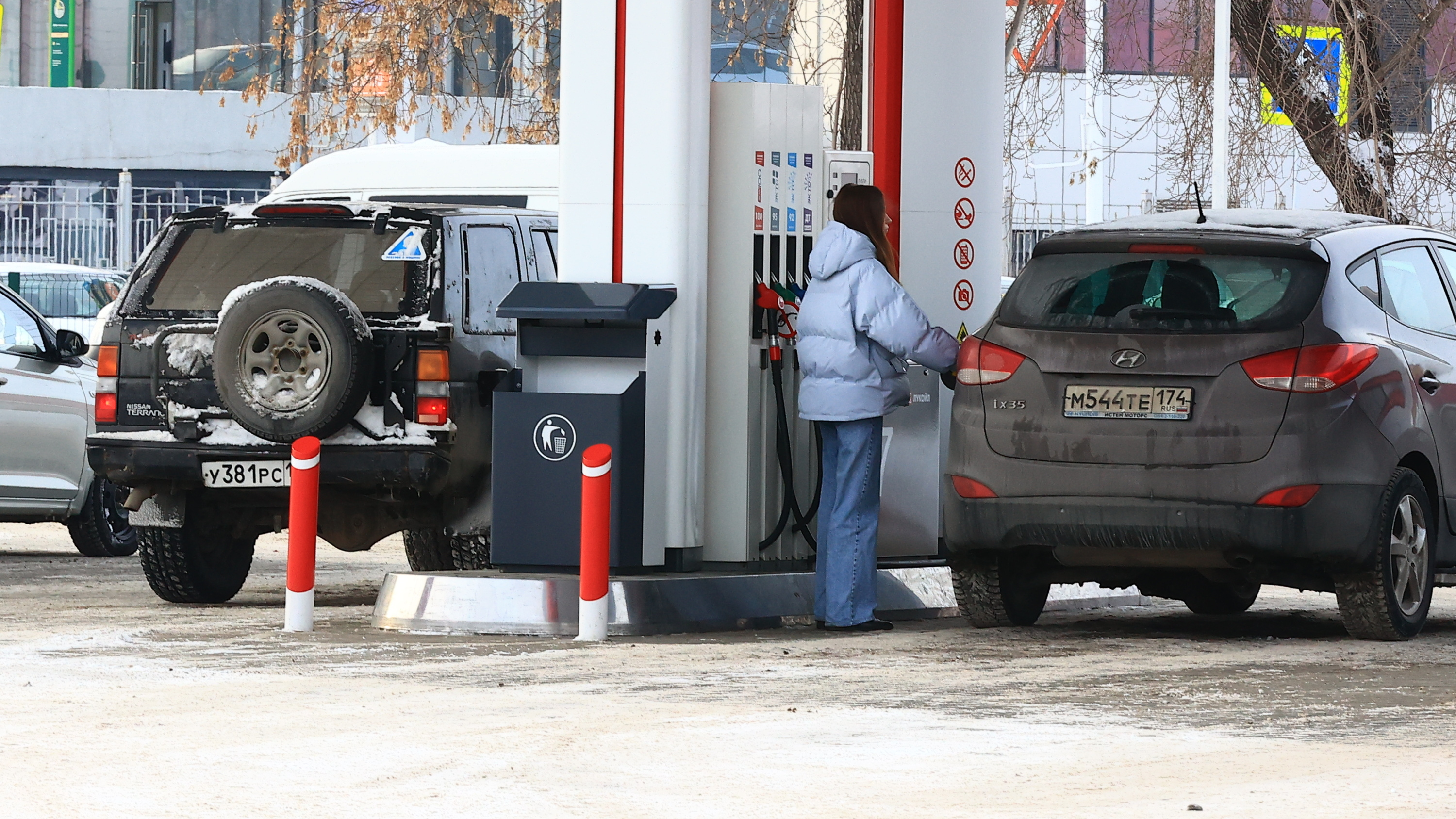 Российские власти снова разрешили экспорт бензина. Что будет с ценами в Тюмени?