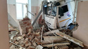 В миасской больнице рассказали, как врезавшийся в стену КАМАЗ разрушил взрослую поликлинику