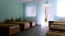«Сырые внутри котлеты зеленоватого цвета»: родители — об отравлении 67 детей в лагере на Алтае