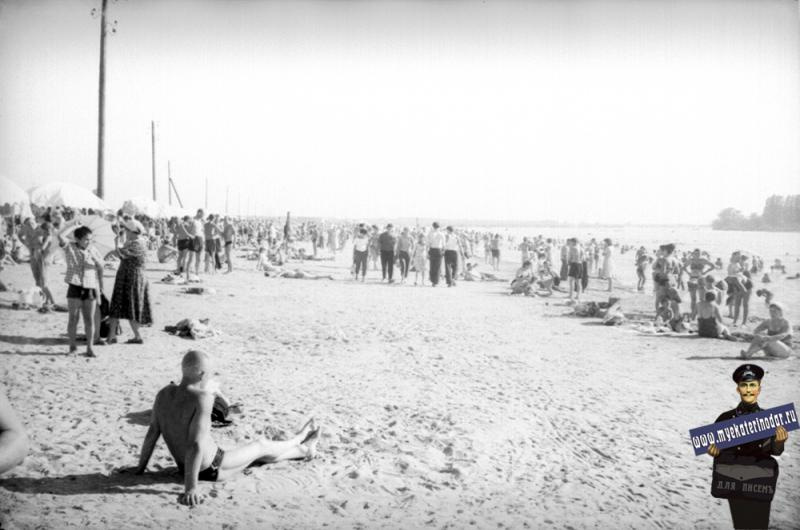 Пляж на Старой Кубани в <nobr class="_">1960-е</nobr> годы