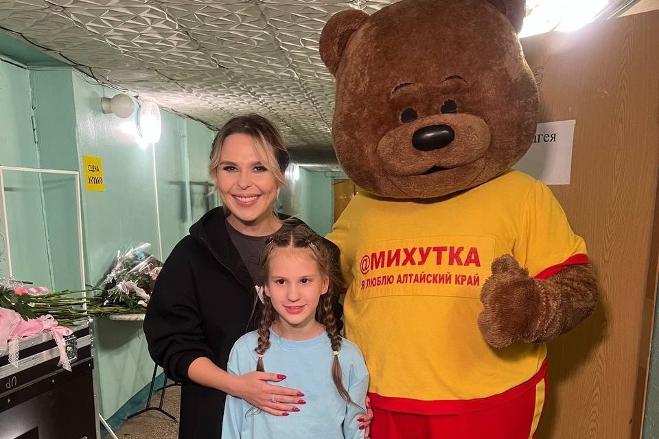 «Любо, братцы, любо»: особенная девочка из Новоалтайска спела песню с Пелагеей