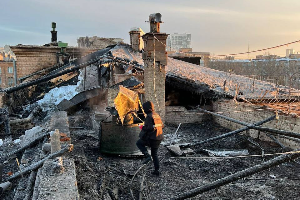 Приоритетная версия страшного пожара в Москве — проблемы в системе обогрева кровли и водостоков