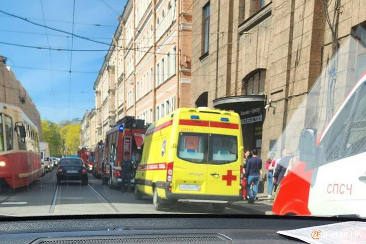 150 человек эвакуировали из бизнес-центра «Финляндский». Виновник был мал, но создал большие проблемы