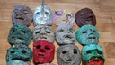 «Необычно украсят стену». Мужчина продает в интернете коллекцию декоративных масок — он просит за нее 24 тысячи