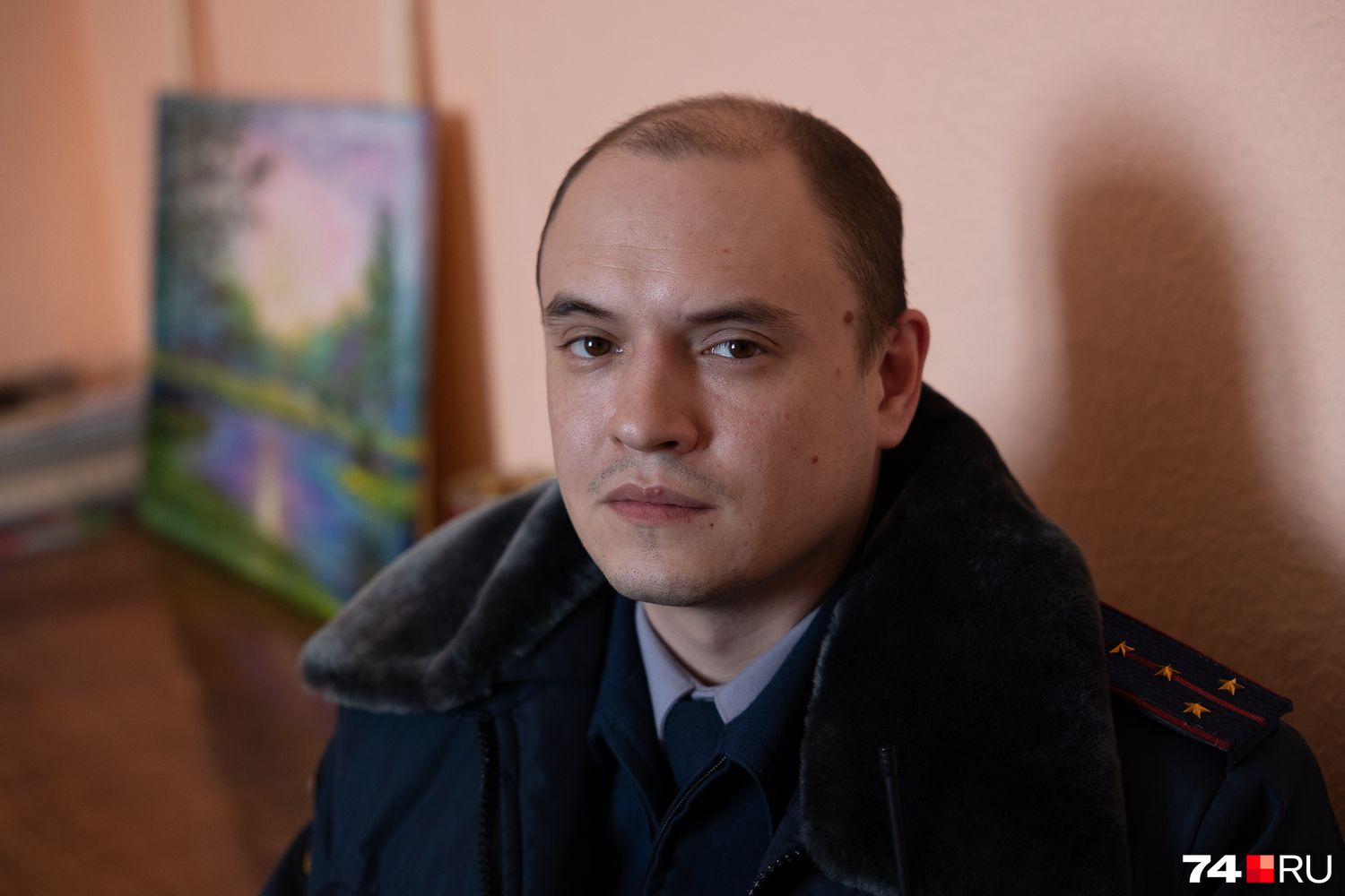 Начальник отдела по воспитательной работе с осужденными Александр Захаров. В числе прочего он помогает осужденным адаптироваться в новом для них месте и выучить порядки