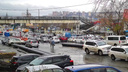 Лужа на Луговой четвертый день создает огромную пробку во Владивостоке — видео
