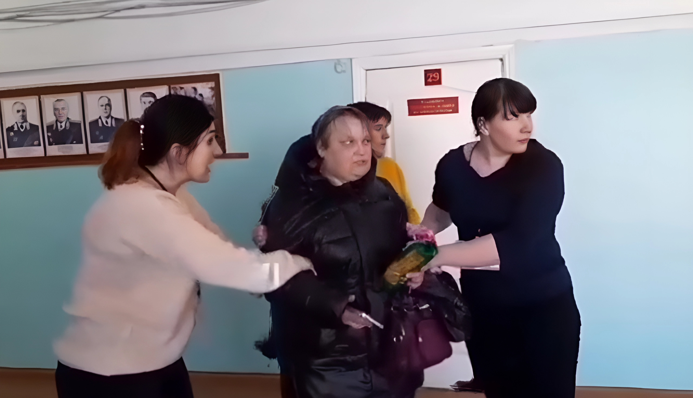 Что известно о женщине, попытавшейся в Дзержинске сорвать выборы президента