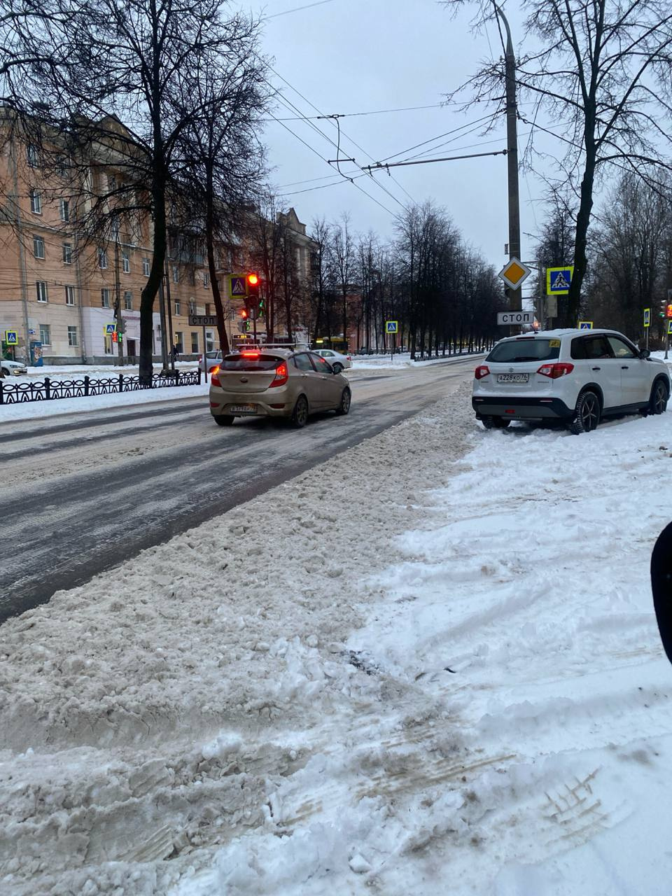 Автобусы переполнены, цены на такси взлетели: в Ярославле коллапс 10  баллов. Онлайн-репортаж | 27.11.2023 | Ярославль - БезФормата