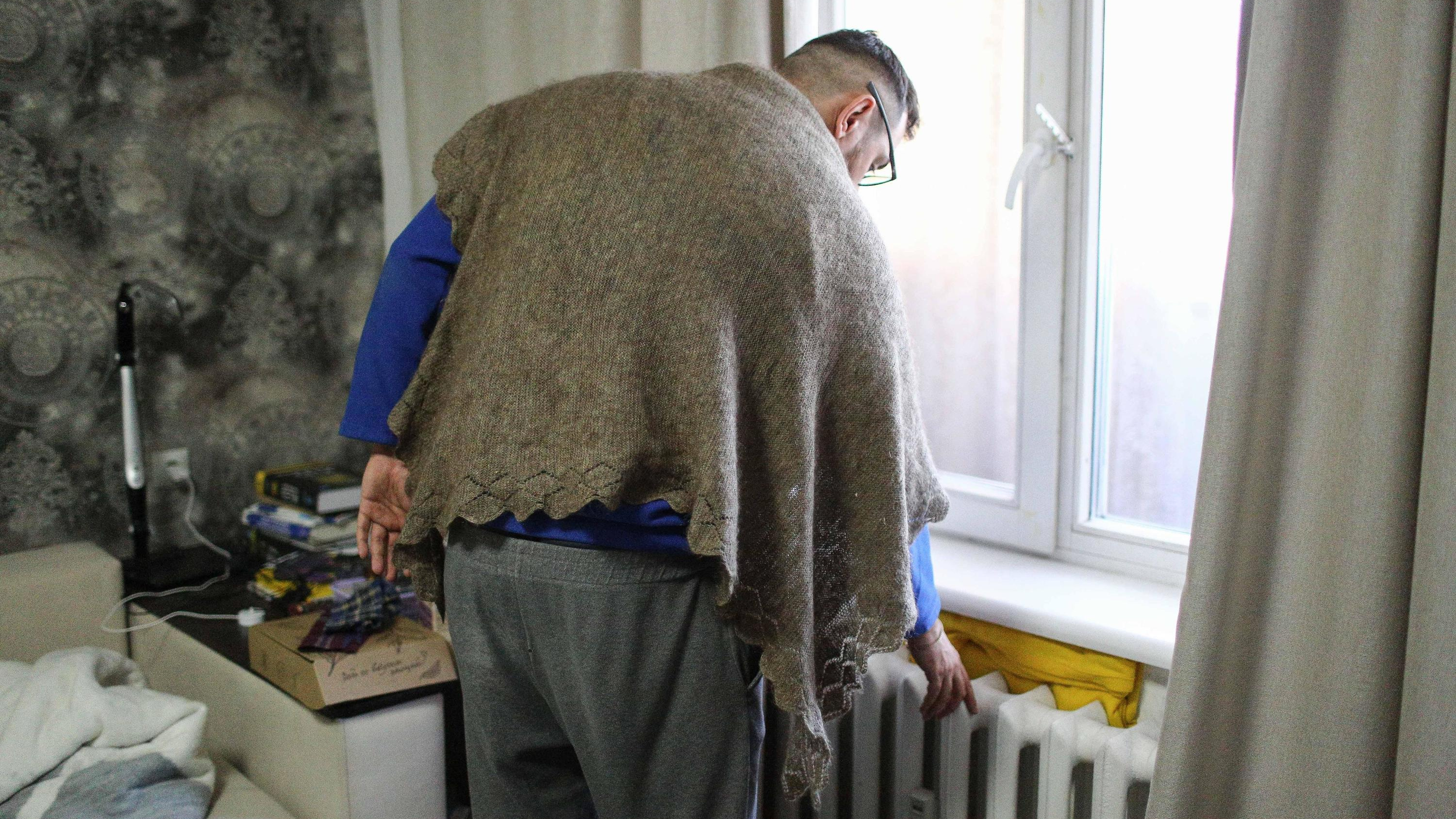 «Пусть попробуют прислать счет за "отопление"». Москвичи пожаловались на ужасный холод в квартирах после подачи тепла