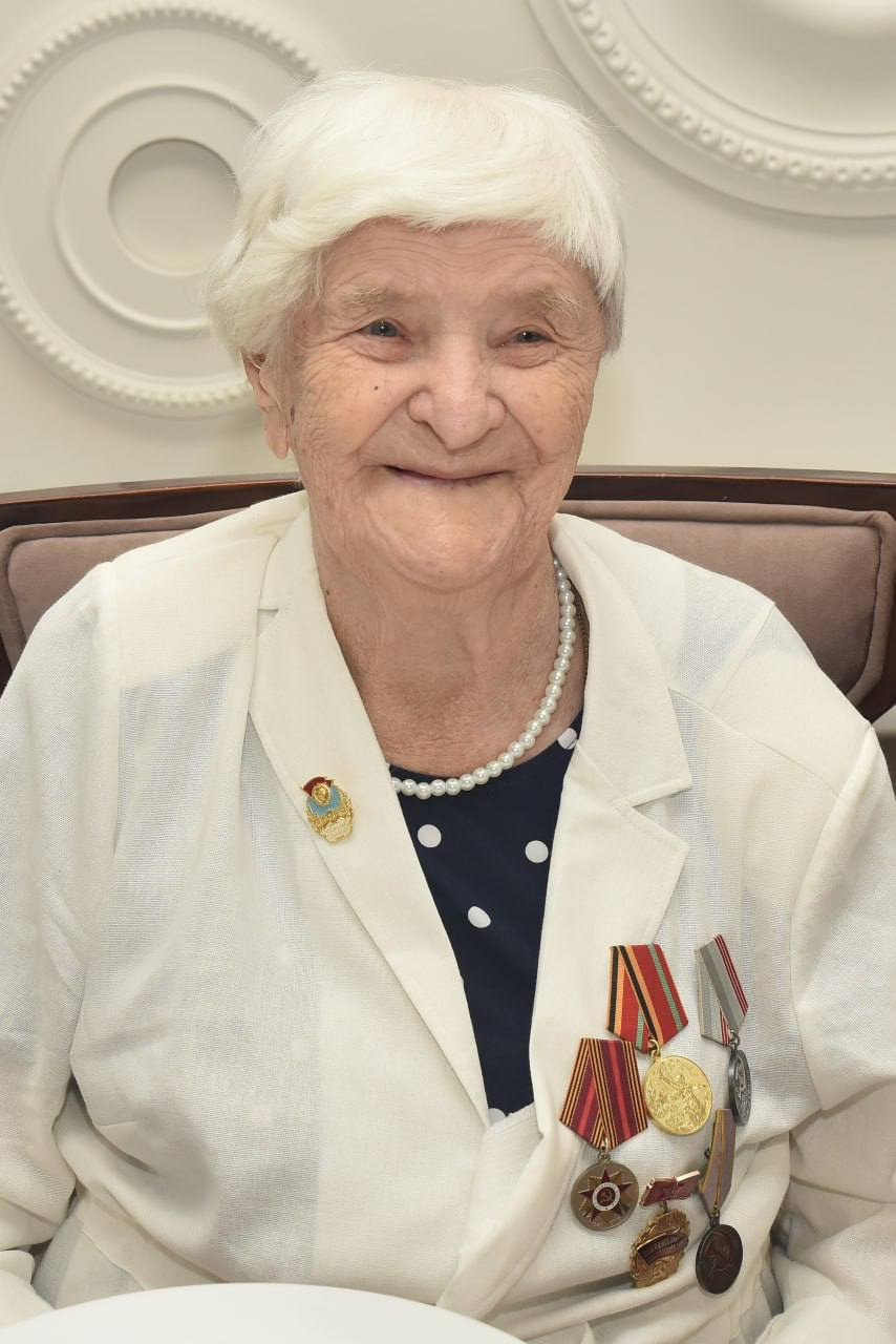 За всю историю Читы Боброва — второй человек, отметивший вековой юбилей в ресторане