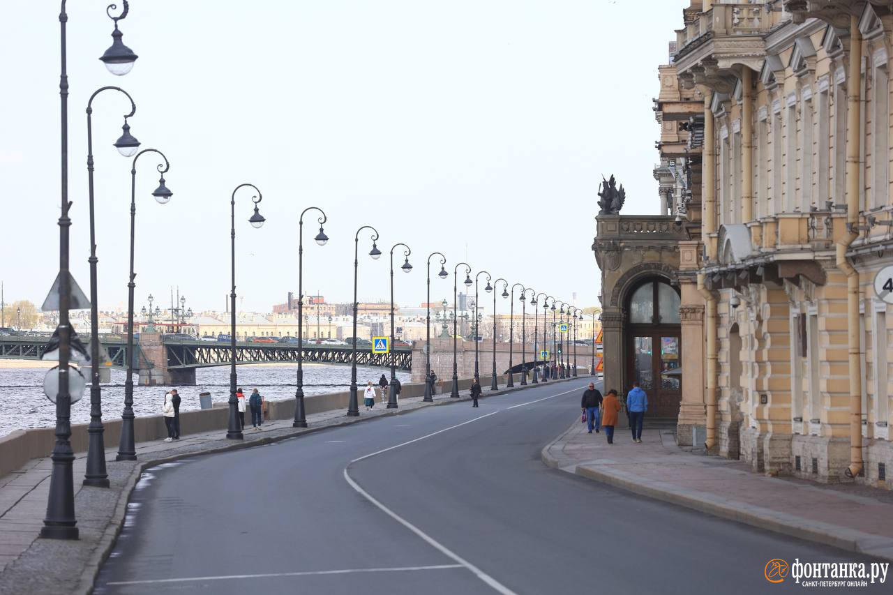 Исаакиевский собор в санкт-петербурге монферран. Питер дворцовая солнечное. Питерское лето. Исаакиевский собор тюльпаны. Солнечное (санкт-петербург).