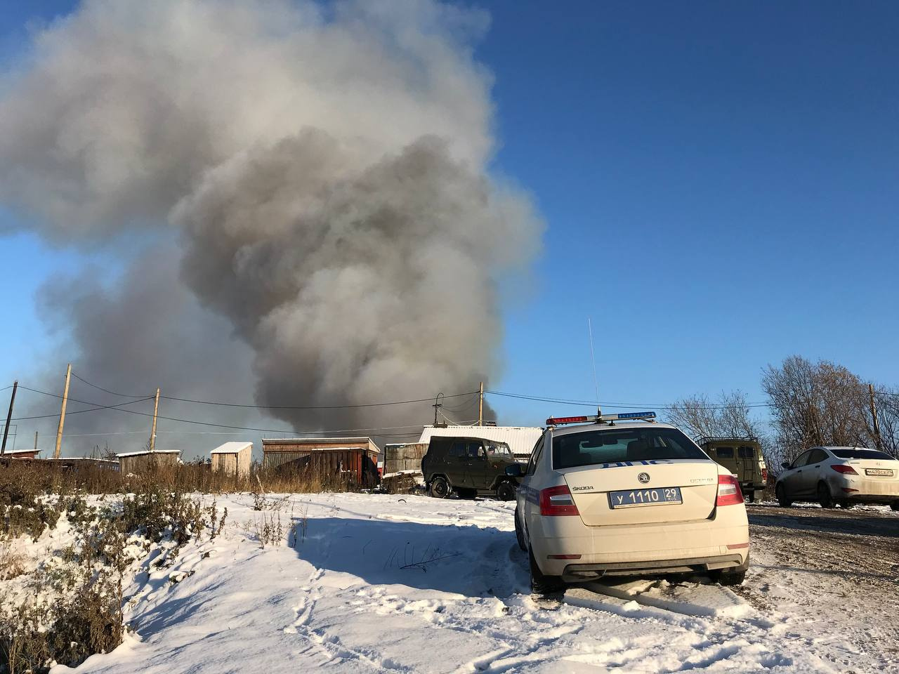 В Архангельске горит более 1200 кв.м. гаражей: видео с места происшествия |  30.10.2023 | Архангельск - БезФормата