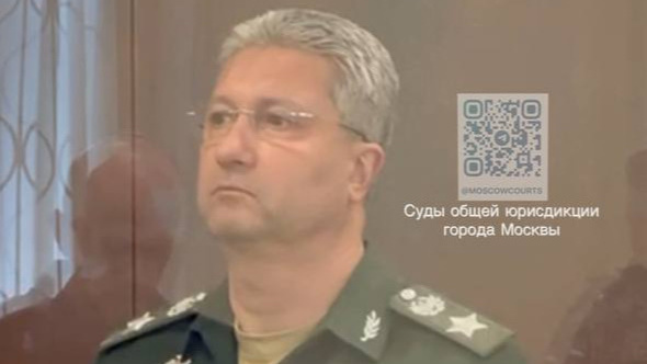 Суд в Москве арестовал обвиняемого во взятке заместителя министра обороны РФ. Рассказываем, сколько он проведет в СИЗО