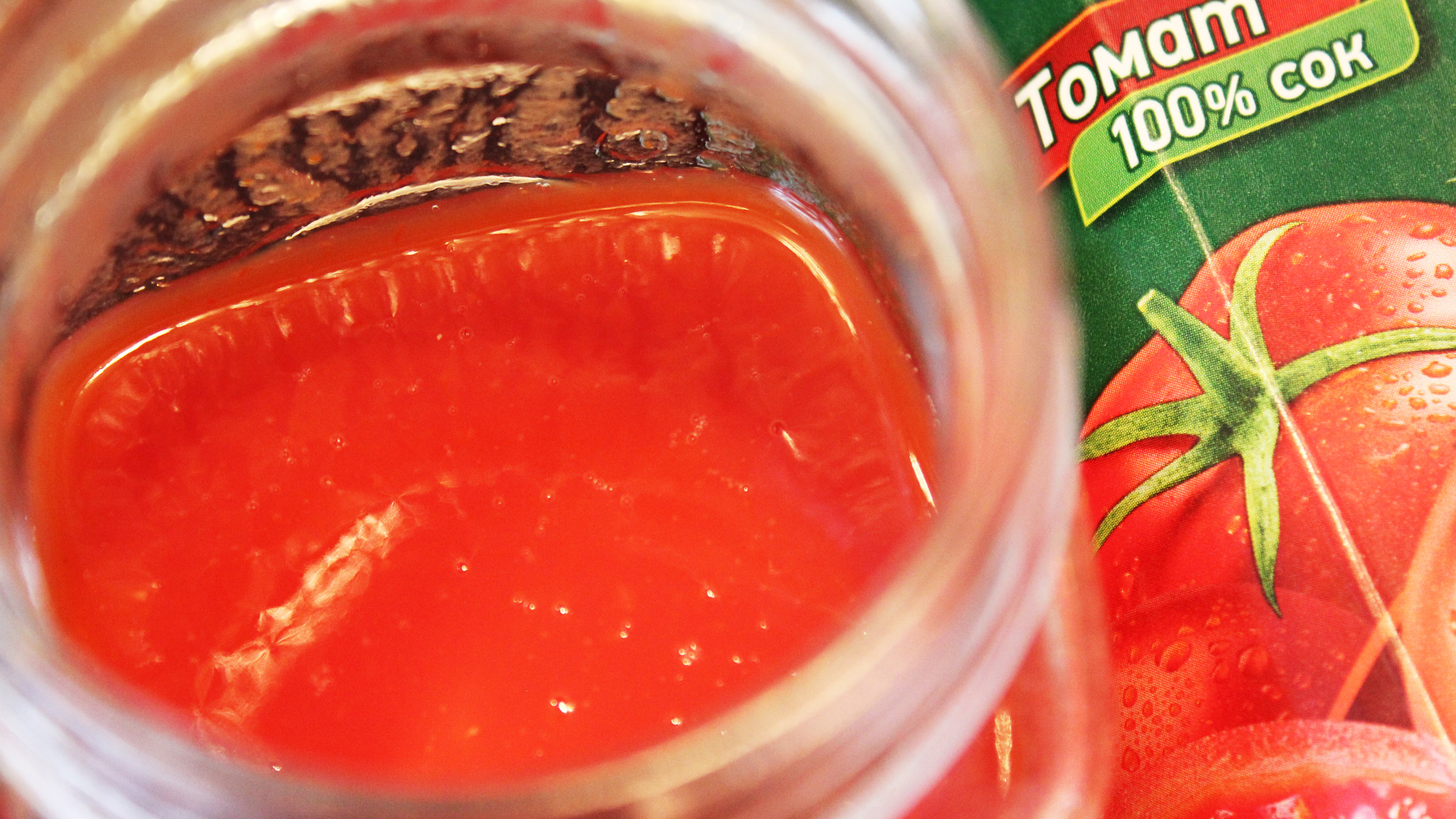 Врачи рассказали, кому нельзя пить томатный сок. А вы есть в этом списке?