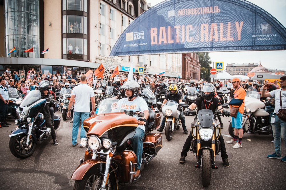 Мотофестиваль Baltic Rally приглашает петербуржцев на мотопарад, выставку мотоциклов и большой хоровой концерт