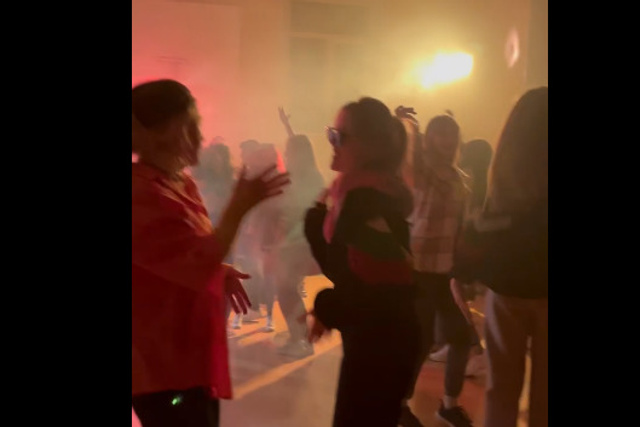 на рейве цветы джаямми