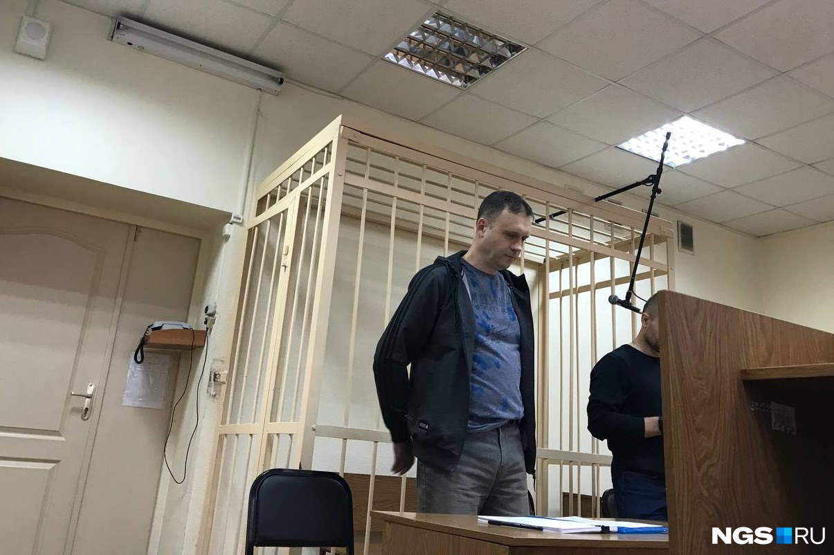 Взял кредит на баню для друга, а потом помогал ему с бизнесом за взятки: в Новосибирске судье вынесли приговор
