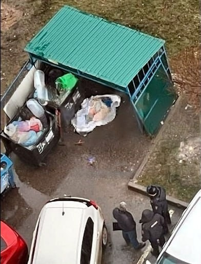 Тело 38-летней женщины обнаружили соседи прямо около дома в контейнере для мусора Тело 38-летней женщины обнаружили соседи прямо около дома в контейнере для мусора