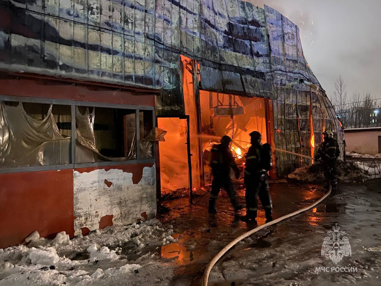 Роспотребнадзор проверил воздух в связи с сильным пожаром на Складской