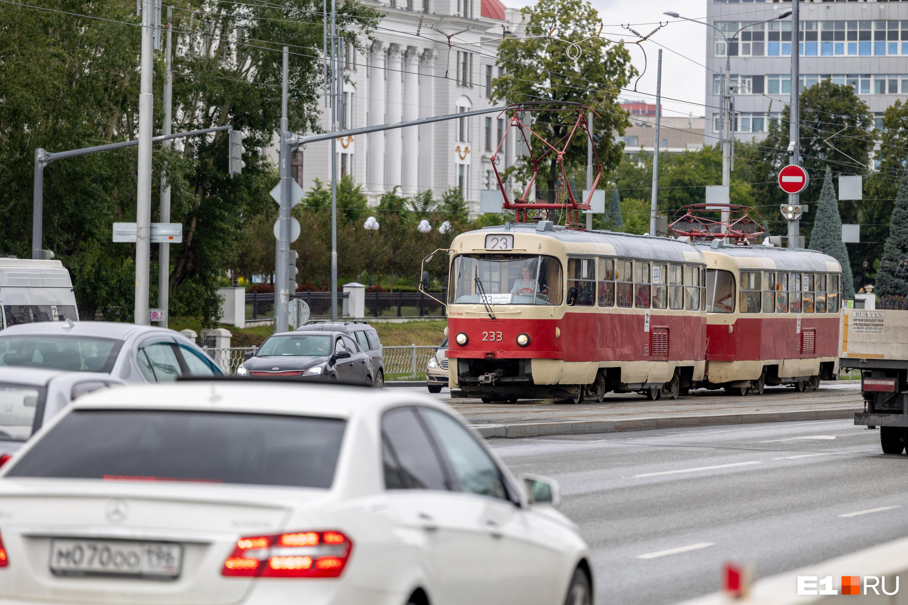 «Татры» уйдут на пенсию? Екатеринбургу обещают 60 новых трамваев, но есть нюанс