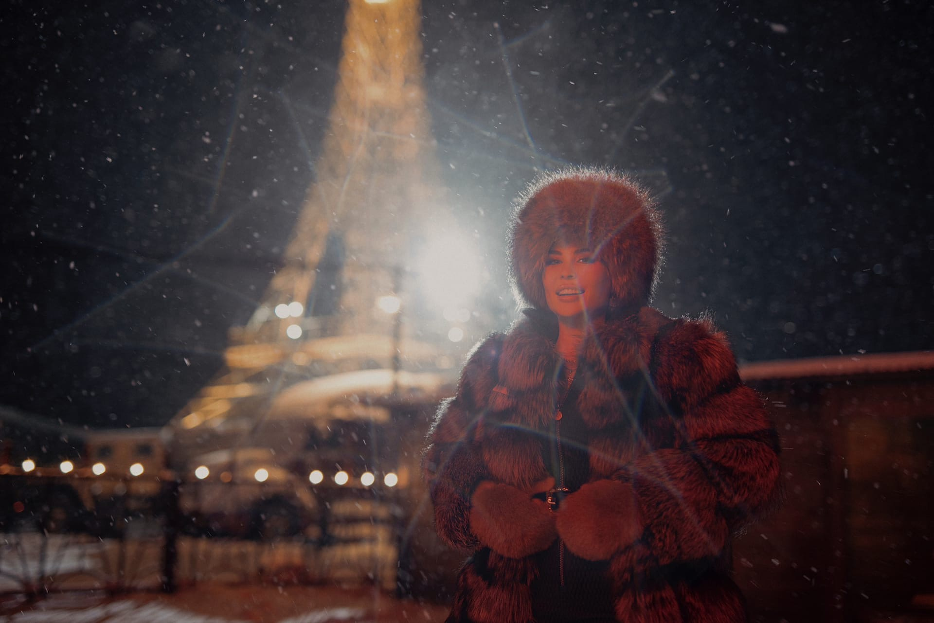 Юлия Михалкова уехала на съемки фильма в Париж. Но не в тот