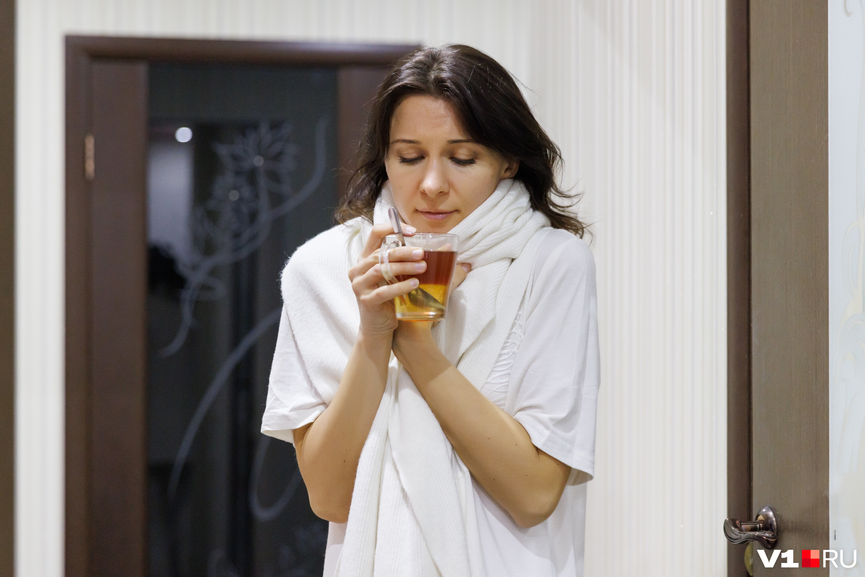 Озноб, боль в горле, течение из носа — все это могут быть симптомы гриппа
