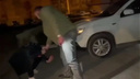«На коленях проси прощения!»: в центре Самары «сотрудник ФСБ» избил глухую женщину