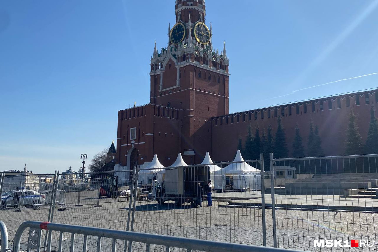 СМИ: В Москве перекрыли Красную площадь