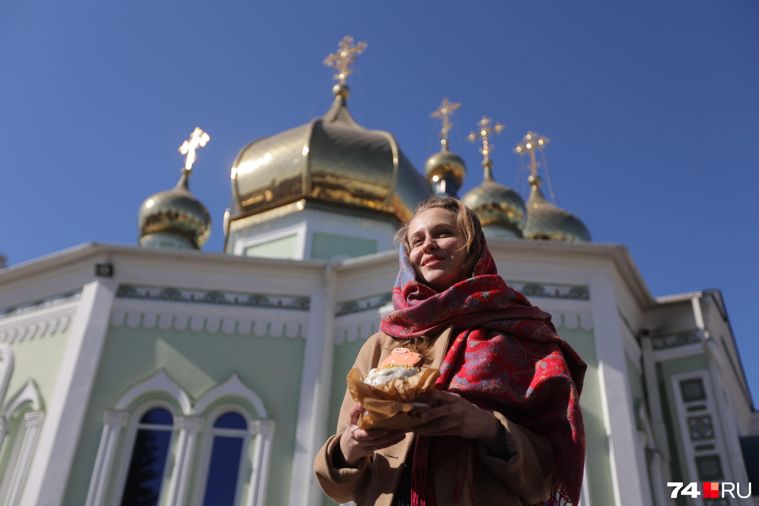 Один из символов Пасхи, кулич, нужно освятить в церкви, прежде чем есть