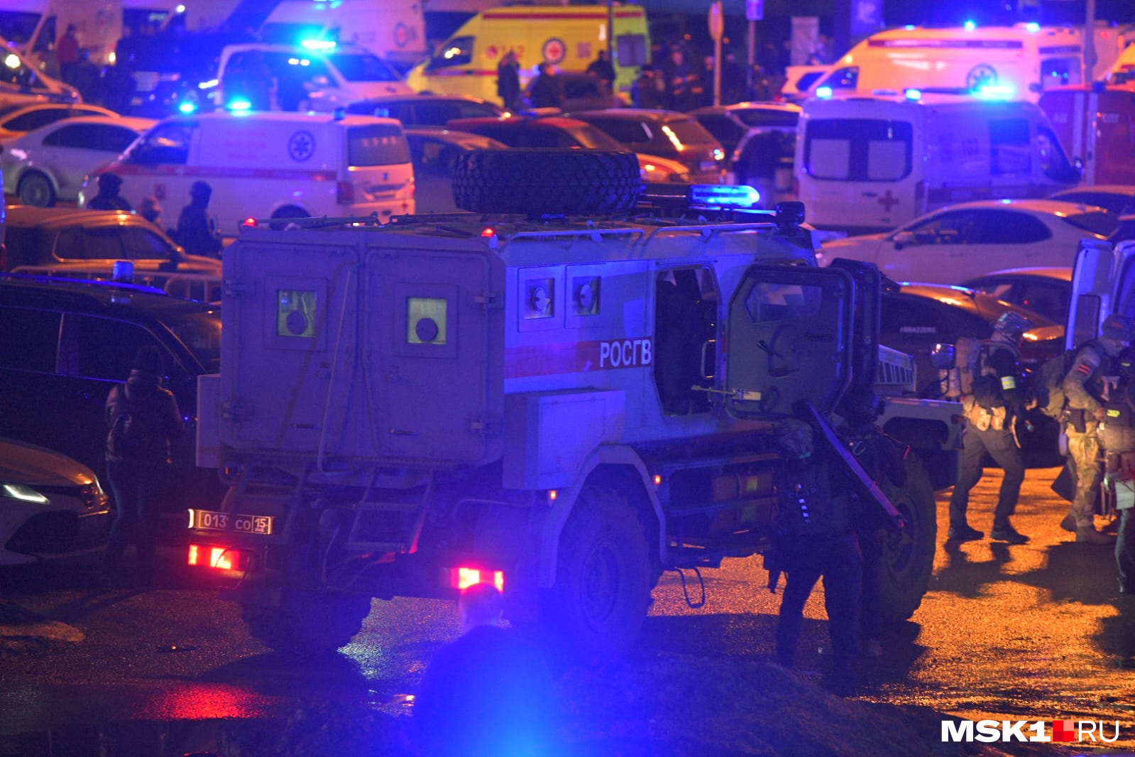 «Люди падали, по ним бежали»: очевидцы рассказали, что происходило в момент стрельбы в Crocus City Hall