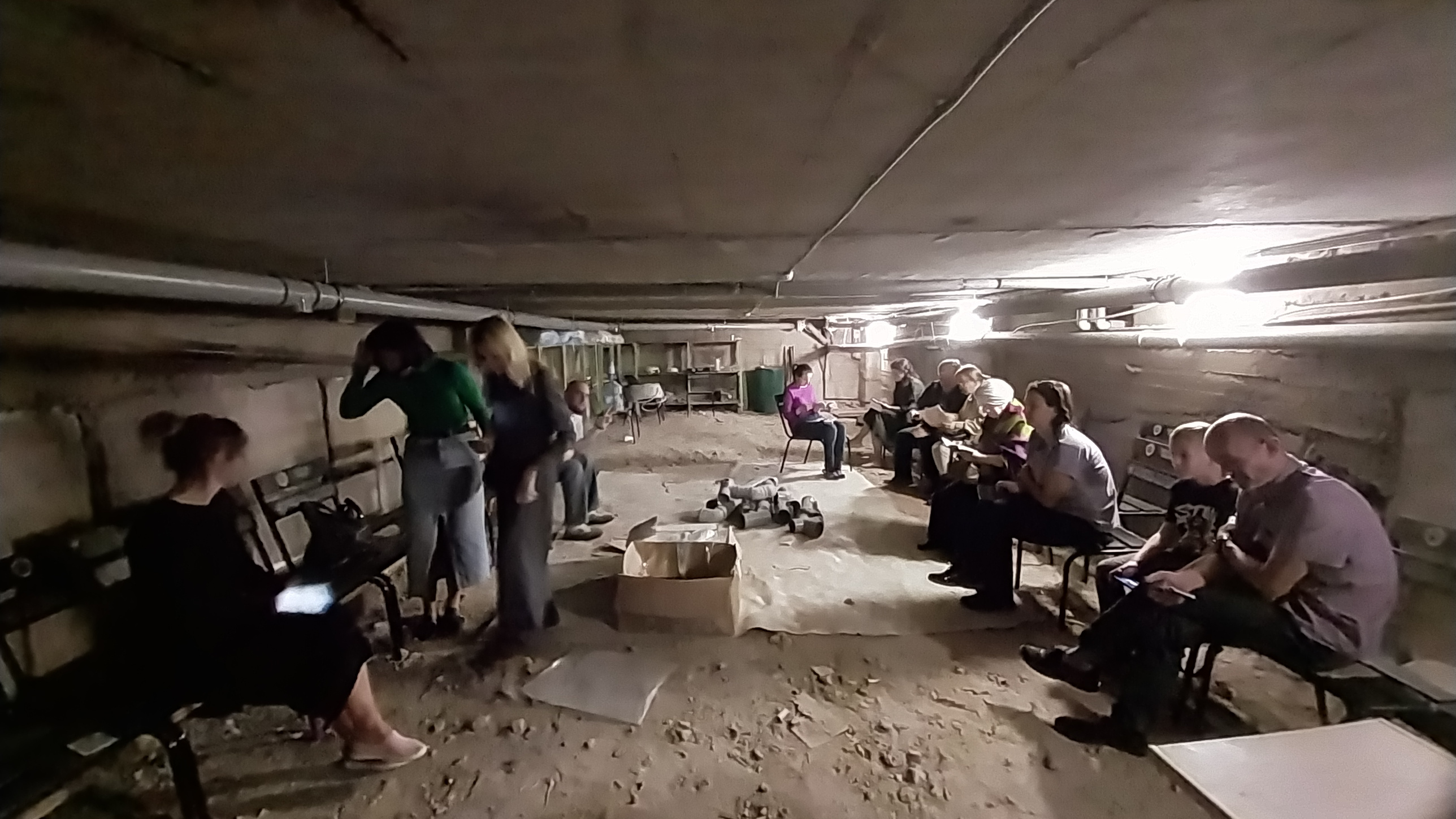 «Подземный Севастополь»: как живет город, где спуск в бомбоубежище стал такой же реальностью, как и прогулка у моря