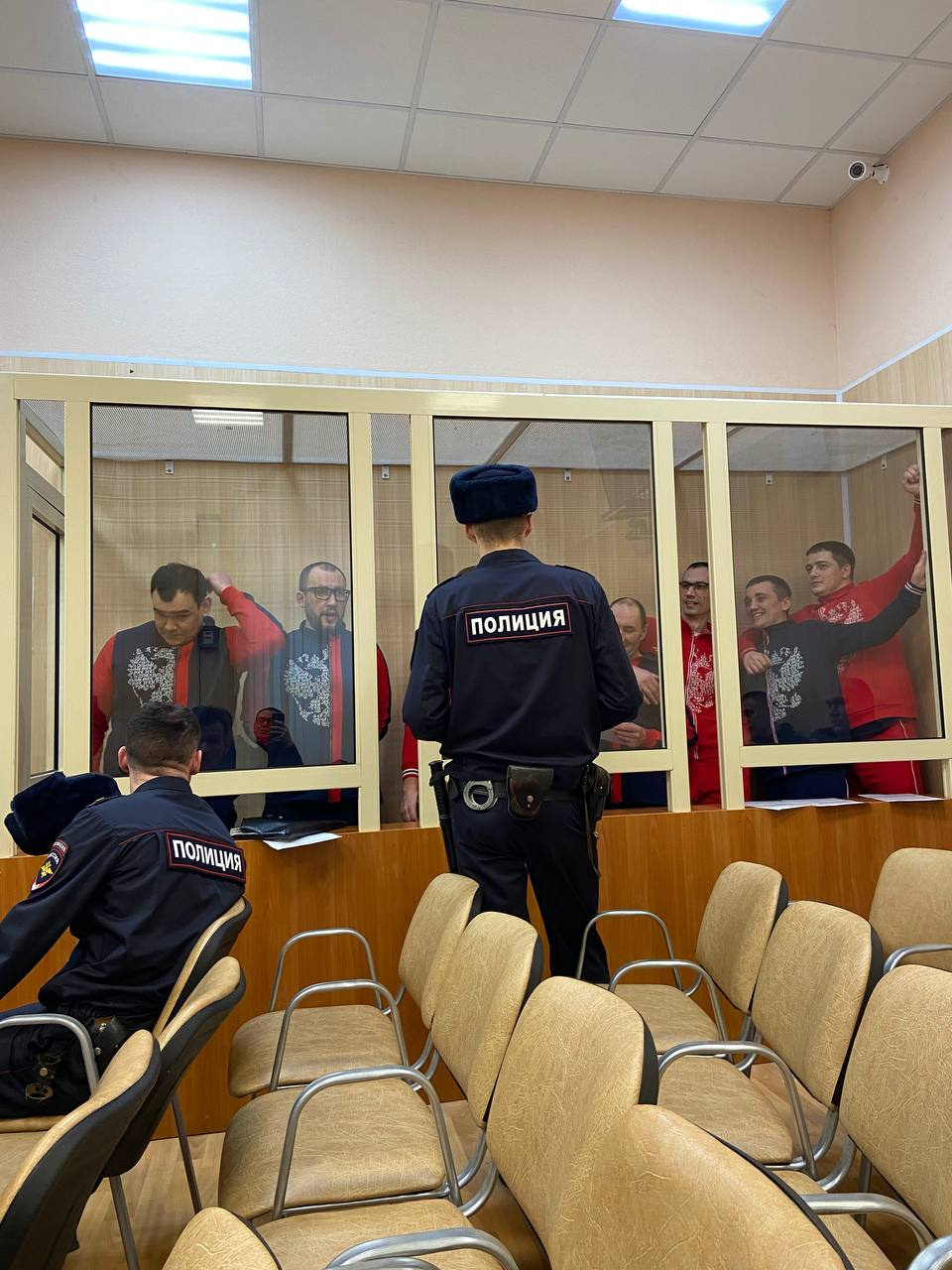 Сейчас обвиняемые знакомятся с уголовным делом, следствие завершено Сейчас обвиняемые знакомятся с уголовным делом, следствие завершено