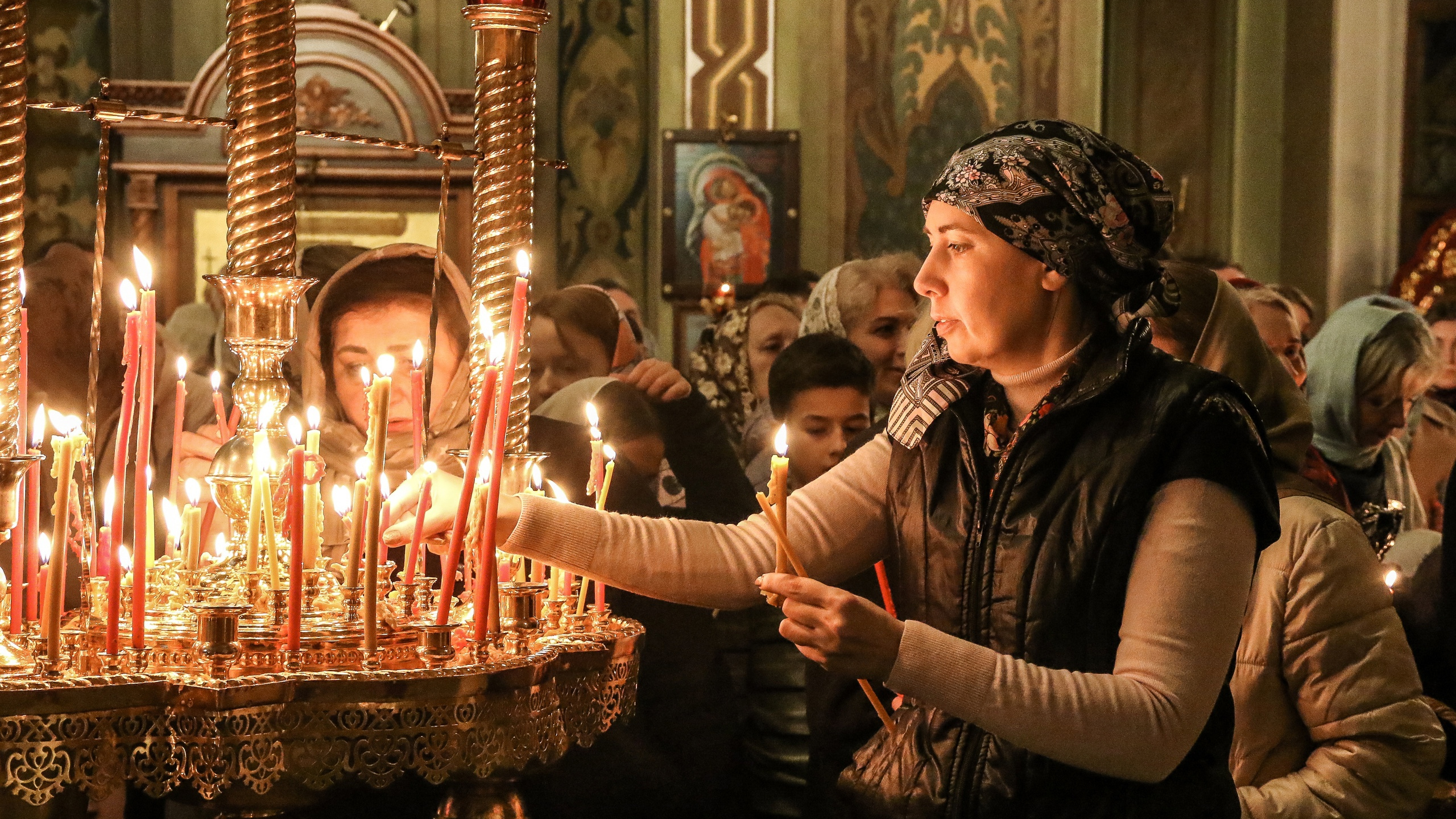 Молебен за участника СВО и свечи по 1700 рублей. Выяснили, сколько надо платить за обряды в храмах Нижнего