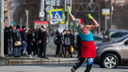 «Мне хорошо, я же танцую». Журналист НГС зажгла с уличным танцором — раскрываем тайну городской легенды