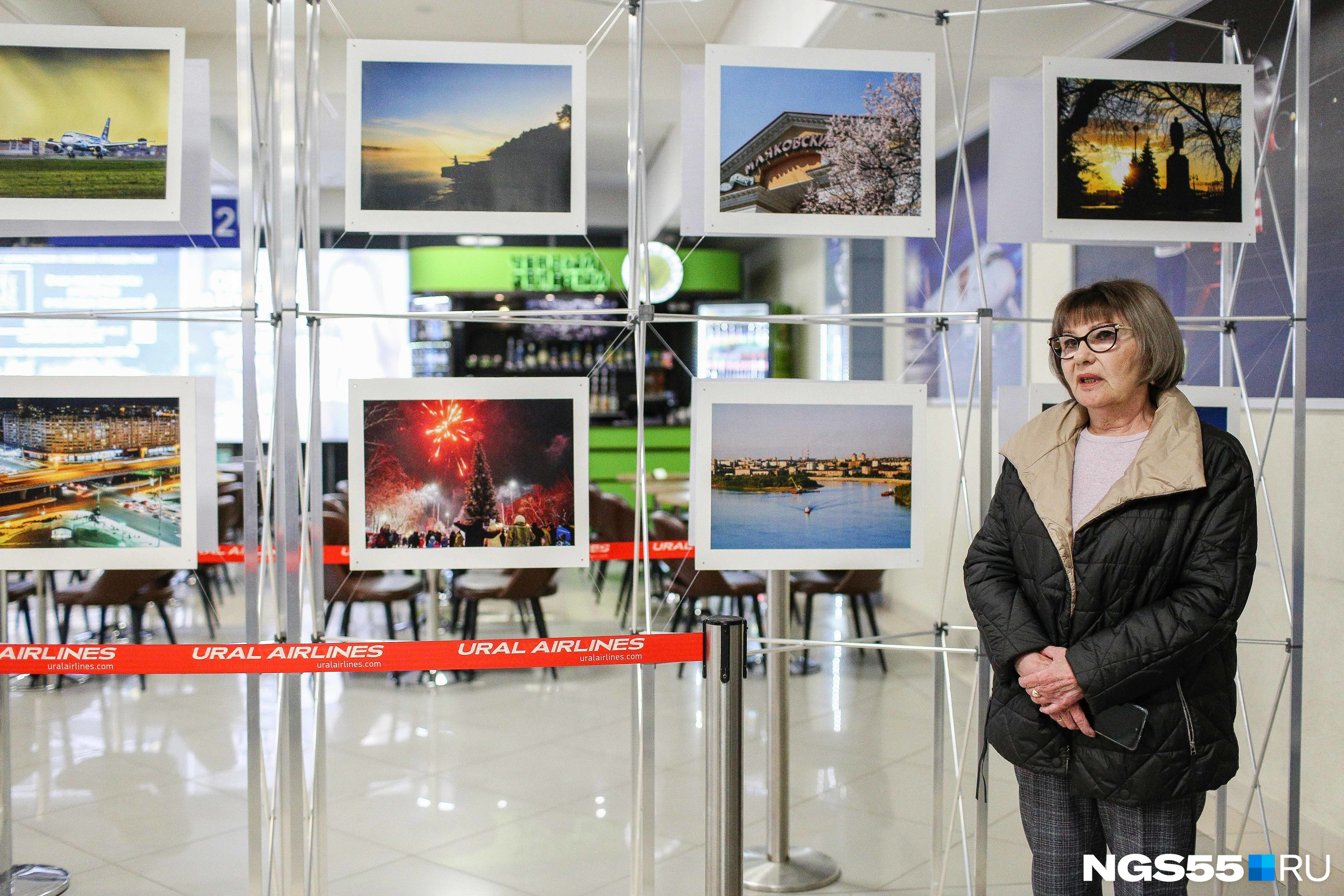 В Омском аэропорту открылась фотовыставка памяти Елены Латыповой