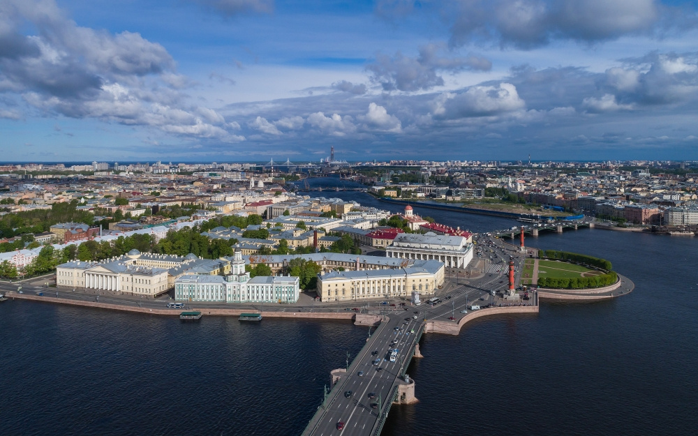 Историк архитектуры проведет по Васильевскому острову: от Нового Петербурга к Новому Ленинграду