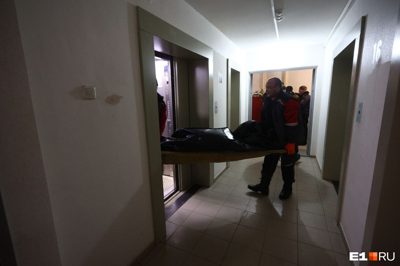 Причины смерти навального после вскрытия. Мужчина в квартире. Фото квартиры.