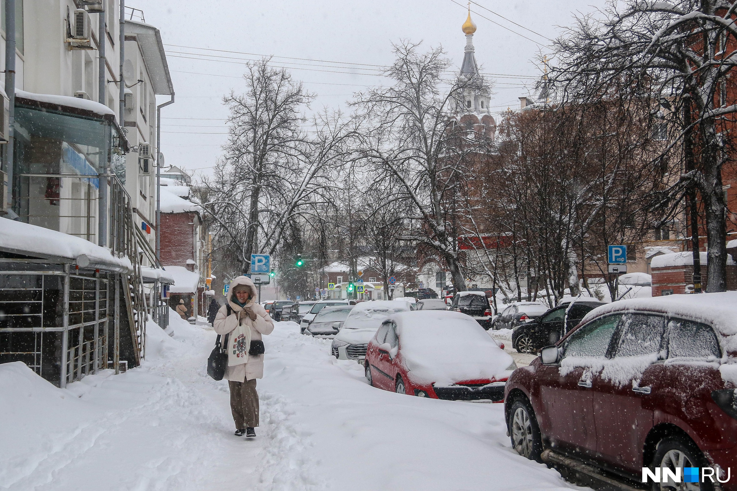 Снег двух видов выпадает