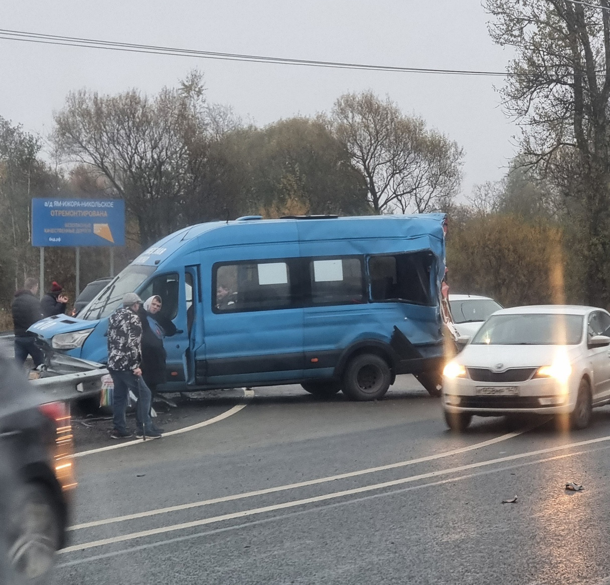 ДТП с маршруткой и фурой на Московском шоссе у Красного Бора в Тосненском  районе Ленобласти - 23 октября 2023 - ФОНТАНКА.ру