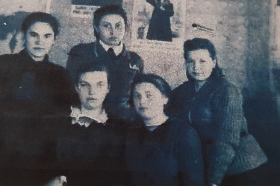 Коллектив роговской школы в Серпуховском районе, где работала Мария Ивановна