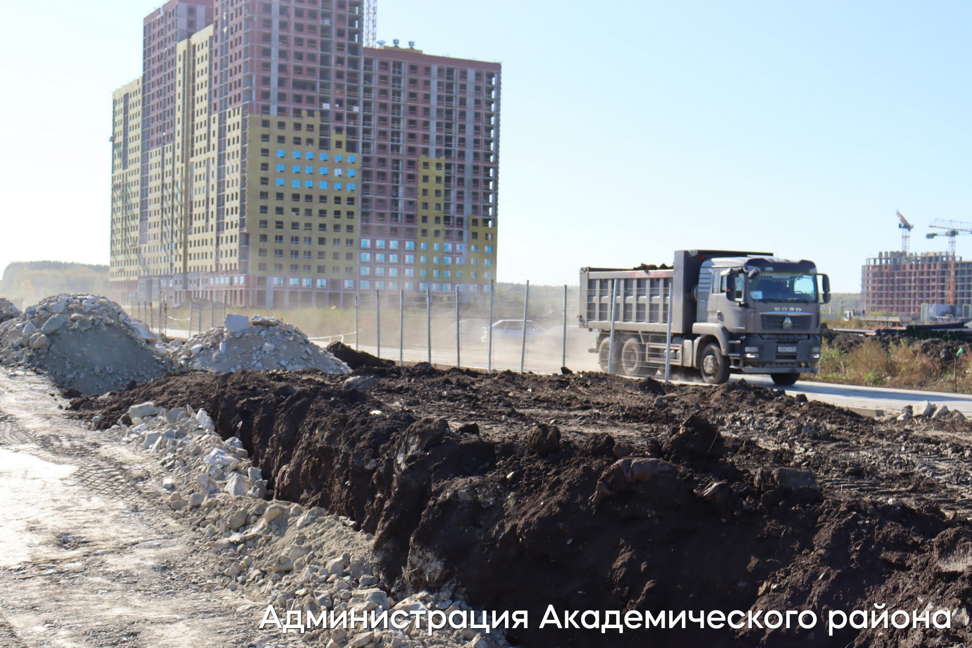 Сейчас строители заняты подготовкой к обустройству будущих очистных сооружений Сейчас строители заняты подготовкой к обустройству будущих очистных сооружений